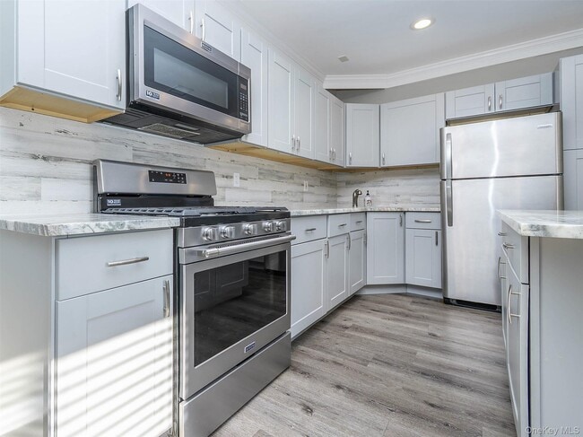 Photo - 49 Glen Head Rd Unit 2nd Floor