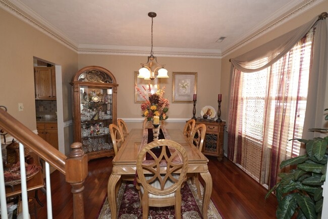 Photo - Quiet Cul-de -sac