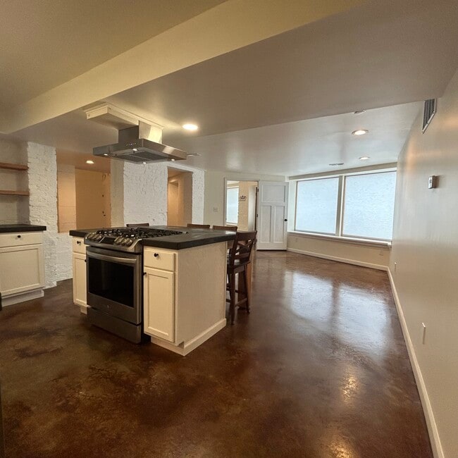 Photo - 1 Ten Broeck St Unit Lower Level