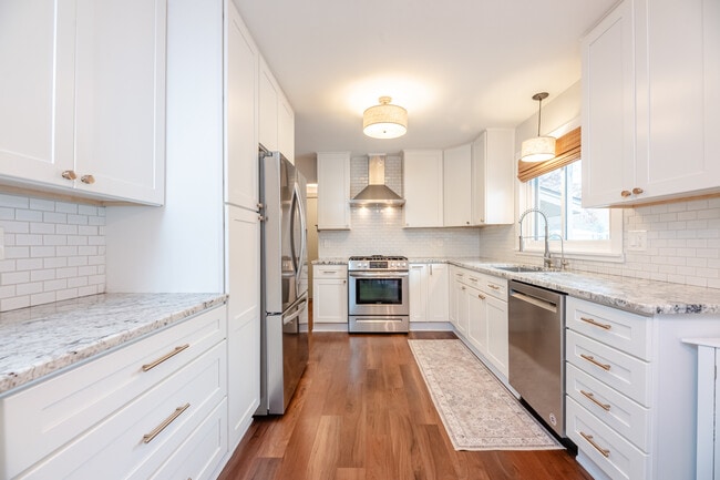 Photo - 245 Birch Ln