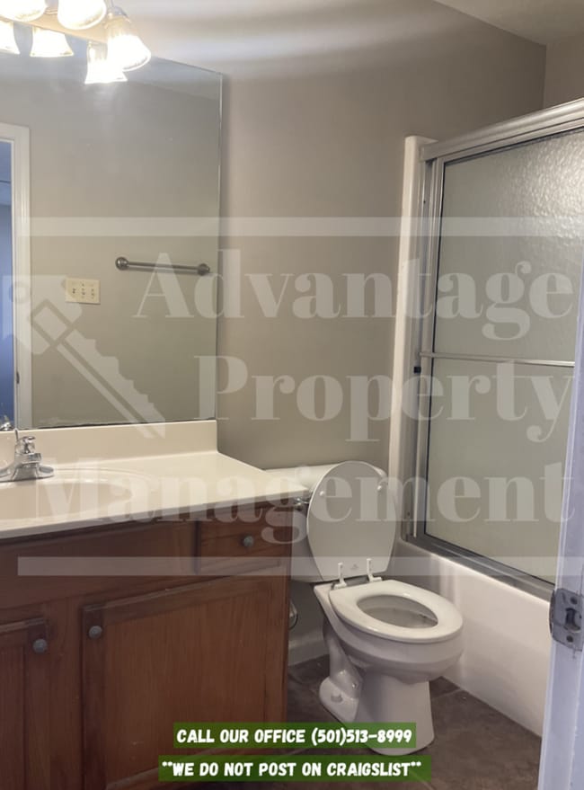 Photo - 910 Brownstone Dr