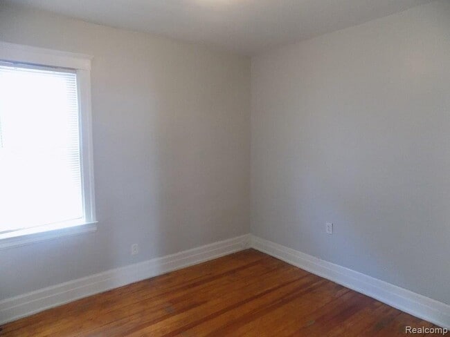 Photo - 2331 CANIFF St