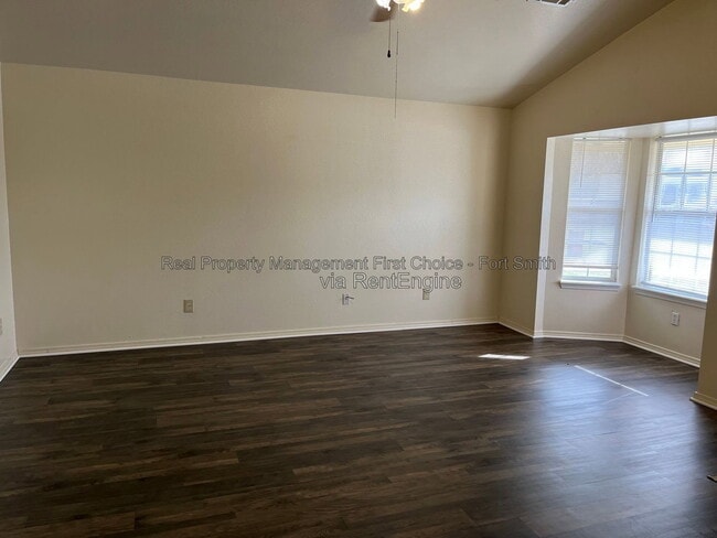 Photo - 3509 Price Cir
