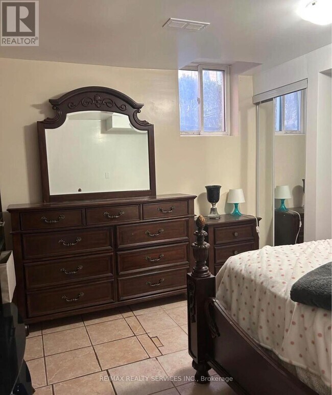 Photo - 3311 Pilcom Crescent