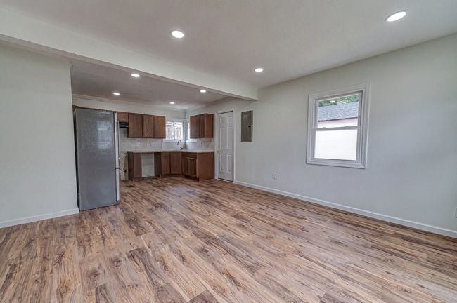 Photo - 2528 Marshall Ave
