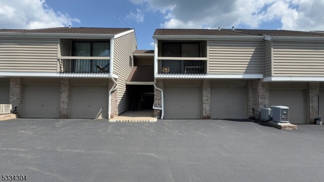 Building Photo - 5 Evergreen Dr Rental