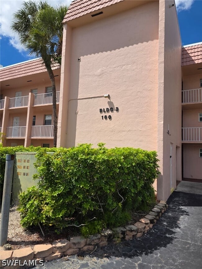 Building Photo - 160 Turtle Lake Ct Unit 209