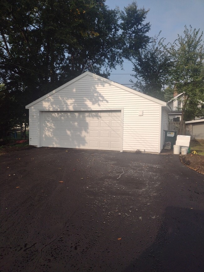 Photo - 2220 2nd St