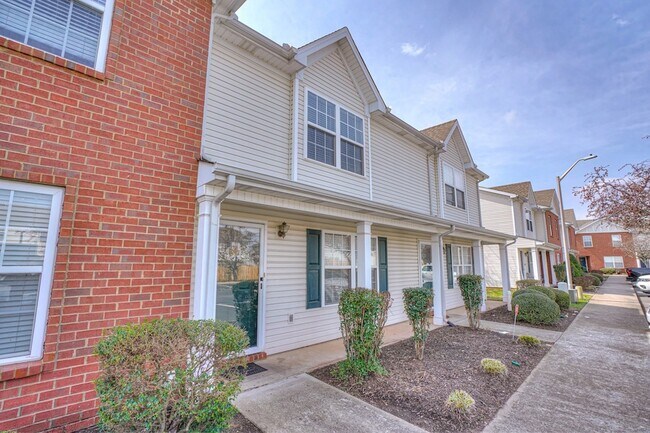 415 Arapaho Dr