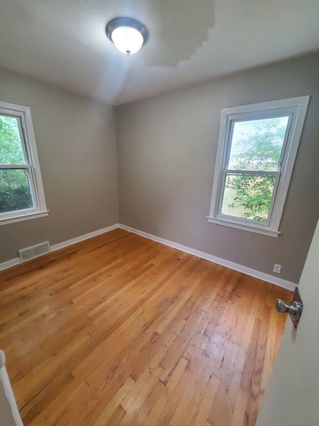Photo - Cute 3 Bedroom Single Family Home