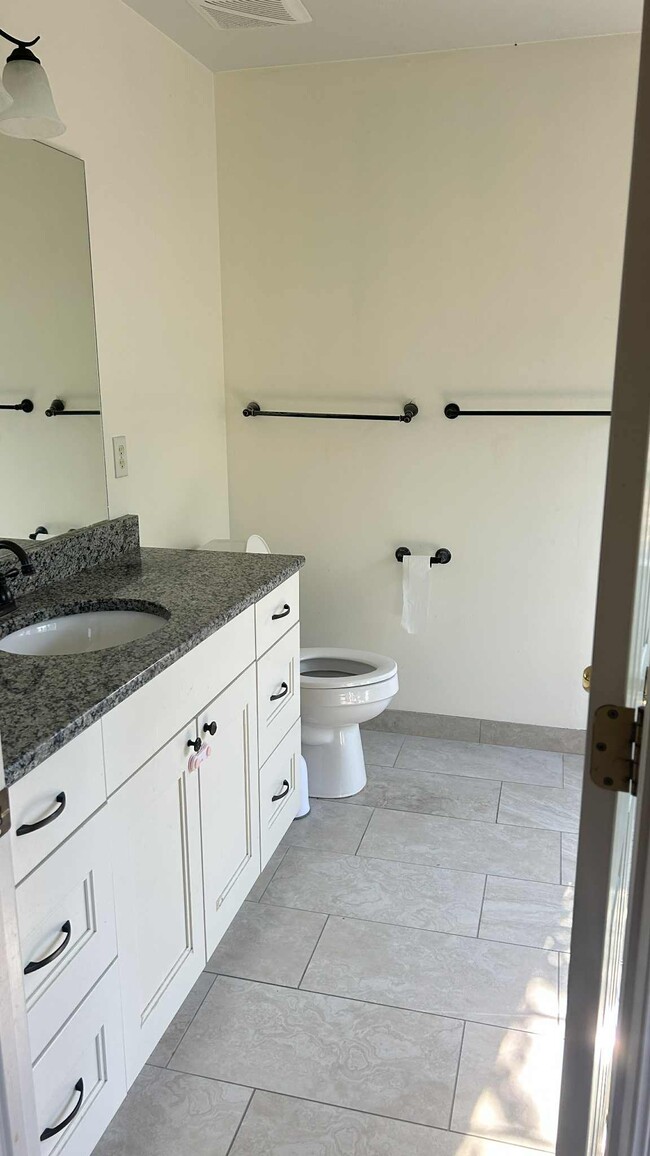 Photo - 212 E 900 N St