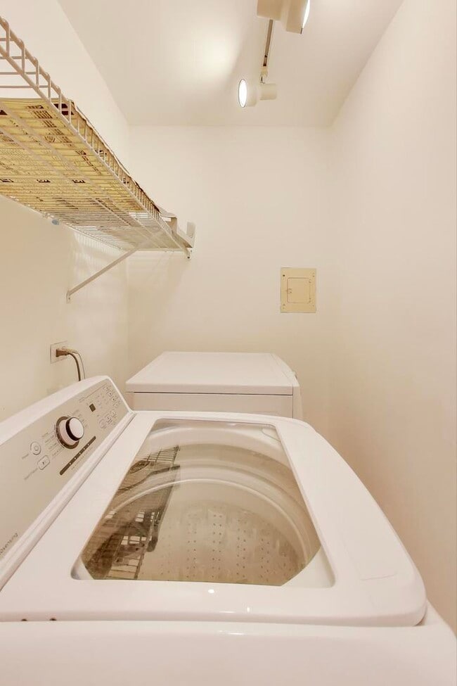 Photo - 5400 N Sheridan Rd Unit 210