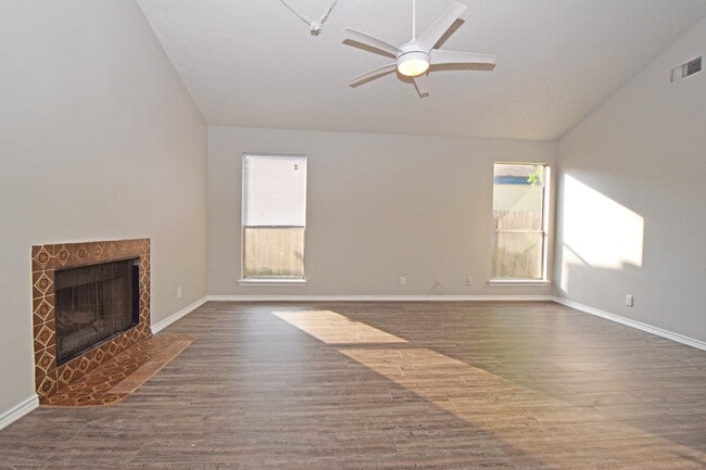 Photo - King Albert Unidad A