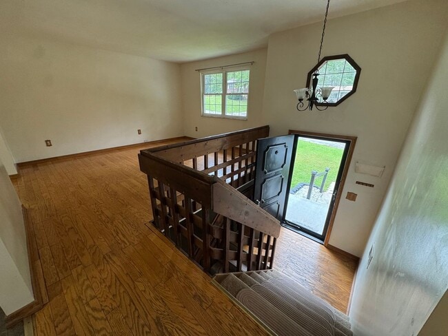 2186 Meadowview Dr