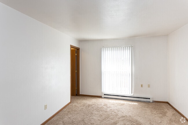 1BR, 1BA - 650 SF