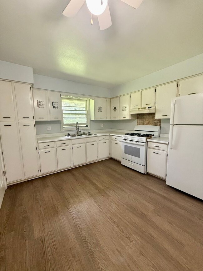 Photo - 209 Flintridge Dr Unit A