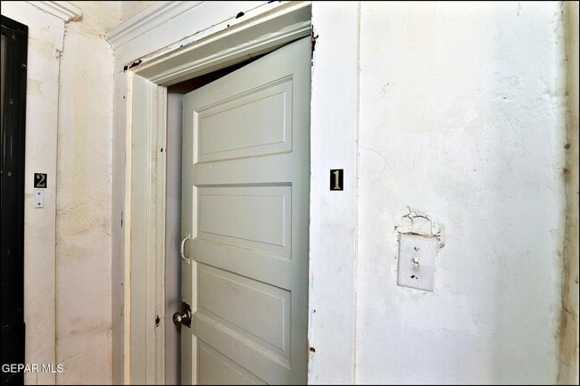 Photo - 2526 Yandell Dr Unit 1