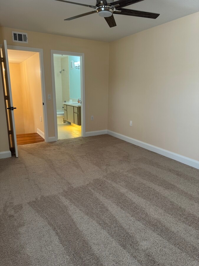 Dormitorio con baño - 3441 SW Sunset Trace Cir