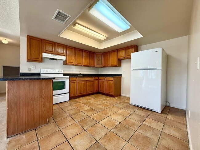 Photo - 411 55th St