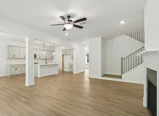 Photo - 99 Gresham Ct