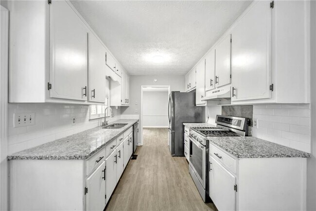 608 Wood Ridge Dr