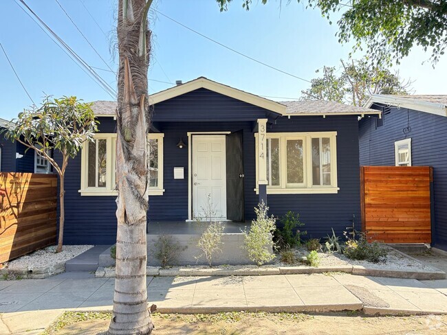 Building Photo - 3708 St Andrews Pl Unit 3714 St Andrews Pl Rental