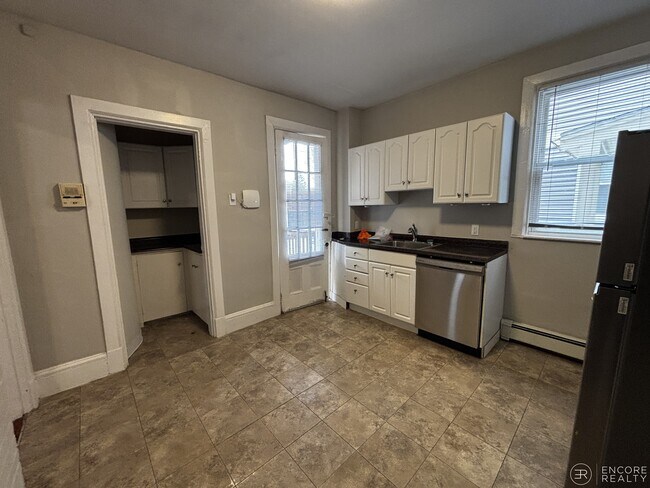 Photo - 63 Dana St Unit 8