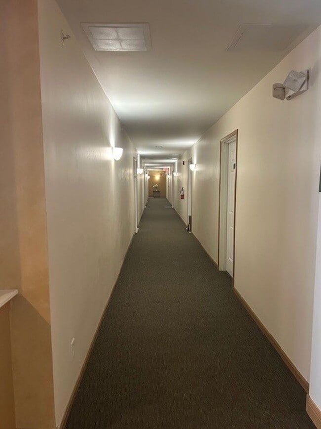 Photo - 2 Bedroom Harbor Park Condo - Just Blocks From the Lake