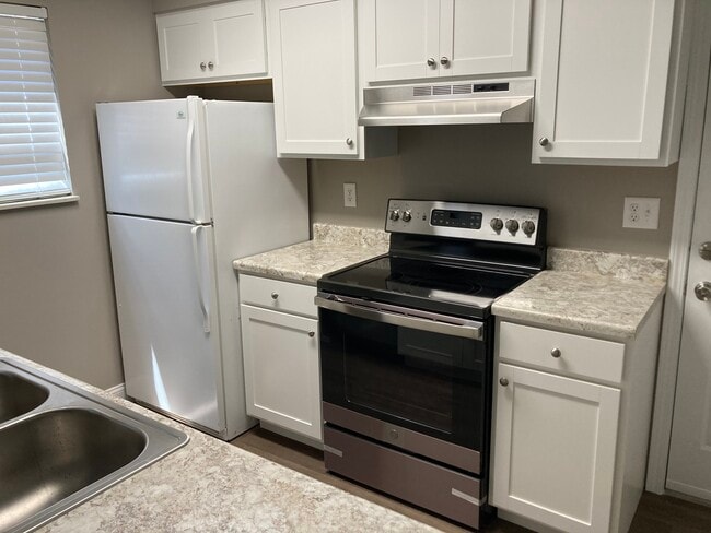 Photo - 46 Campbell Dr Unit 7