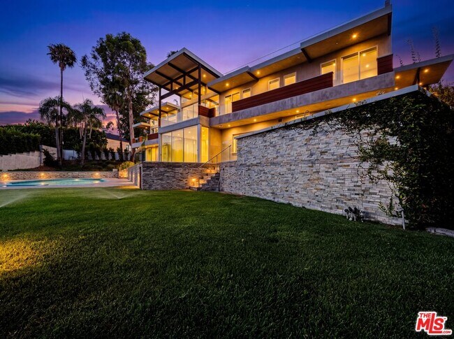 770 Paseo Miramar