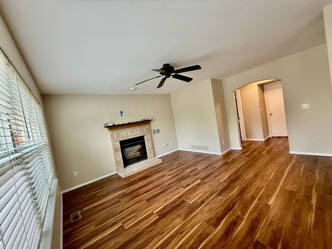 Photo - 6860 McEwan St