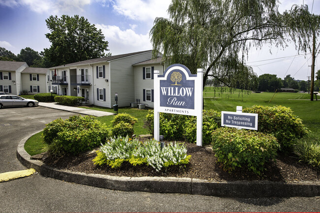 Willow Run Apartments - Willow Run Apartments