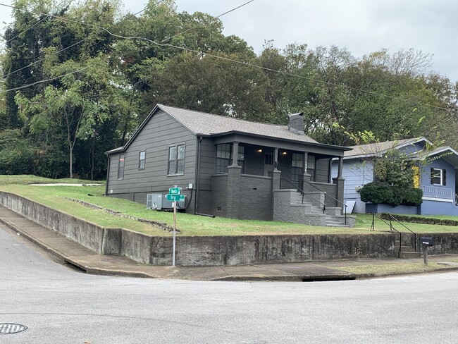 1936 Ivy - 1936 Ivy St House