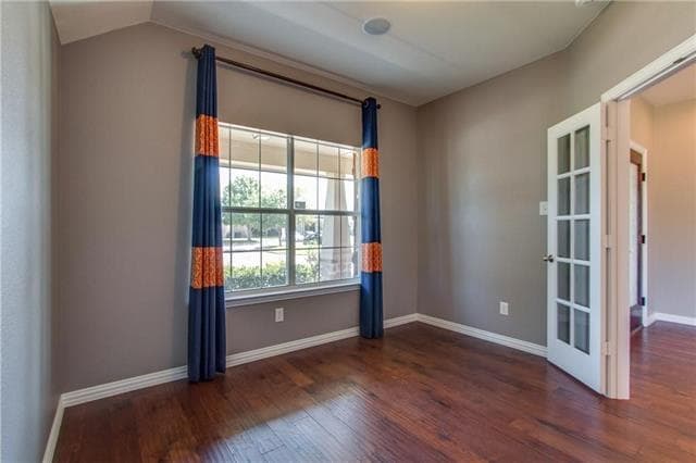 Photo - 1404 Bluebird Dr