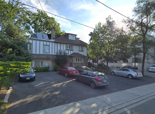 Photo - 5 Woodlawn Ave