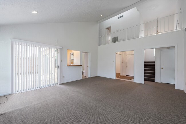 Photo - 1915 Mustang Springs Dr