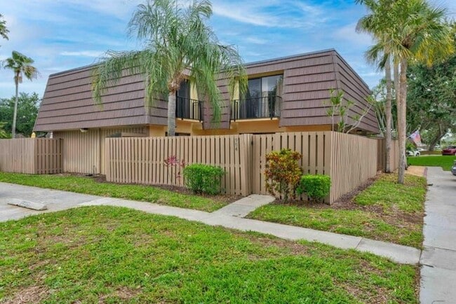 Photo - 904 9th Ct