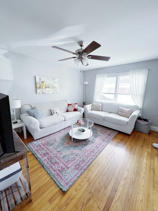 Photo - 112 N Meade St Unidad B