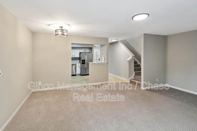 Photo - 1320 E Arnold St
