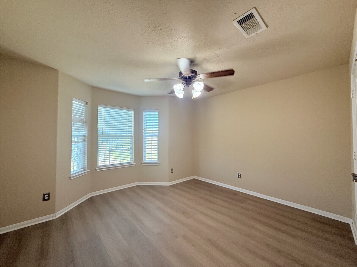 Photo - 246 Golden Grain Dr