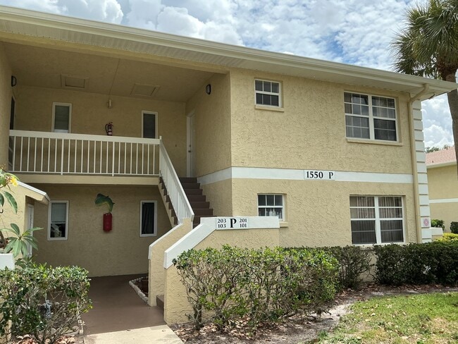 Photo - 1550 SE Royal Green Cir