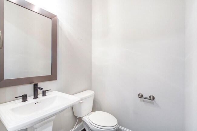 Photo - East Of Main - Downtown Alpharetta