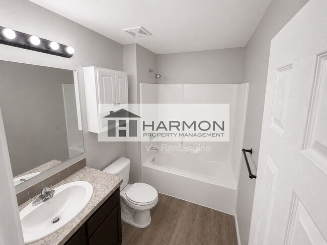 Photo - 816 N Crestway Ave