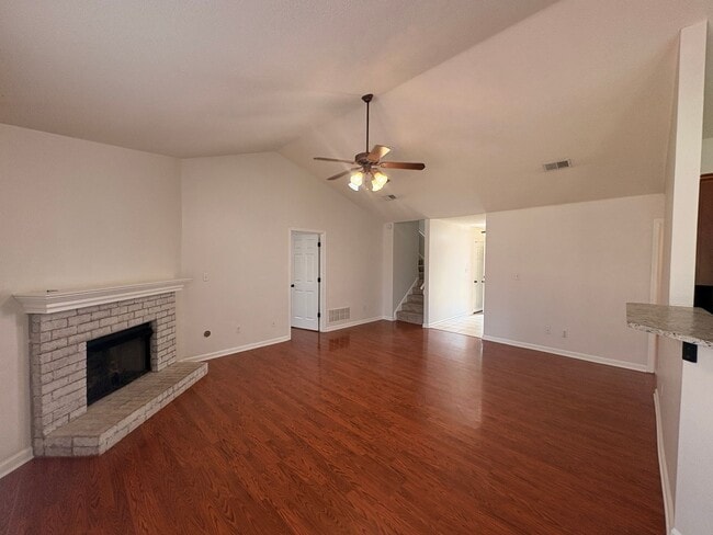 Photo - Arlington Home Ready To Be Yours! 3 Bedrooms Downstairs! Pets Are Welcome, Fees Apply!