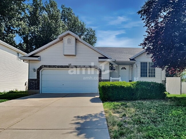 Building Photo - 68 E 350 S