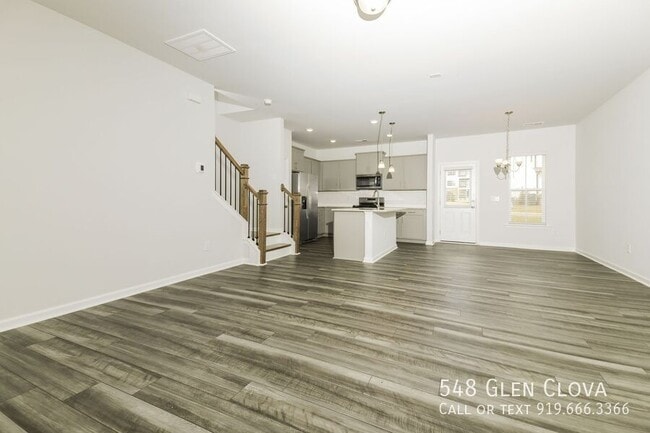 Photo - 548 Glen Clova Dr