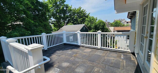 Photo - 68 Caroline St Unit 5