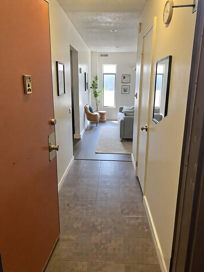 Photo - 910 F St Apartment