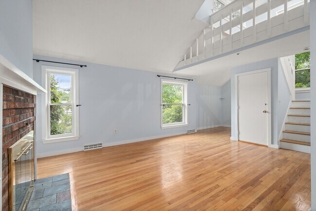 Photo - 24 Speen St