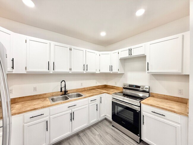 Photo - 1839-1839 E 4th St Unit 1837